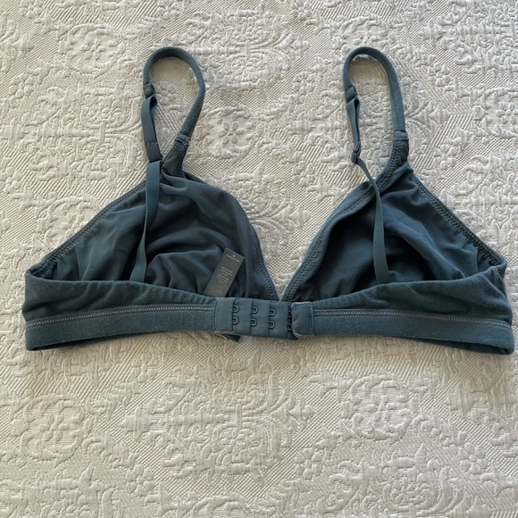 SKIMS FITS EVERYBODY TRIANGLE BRALETTE - cotton - size medium - Picture 2 of 4